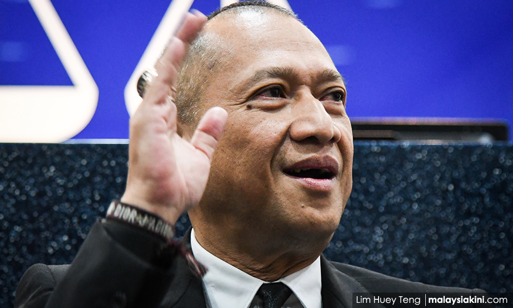 King can appoint interim govt after Umno splits from Bersatu: Ex-law minister