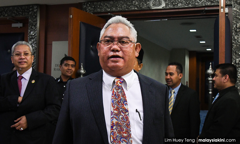 'Banyak masalah boleh dibincang jika tak gantung Parlimen'