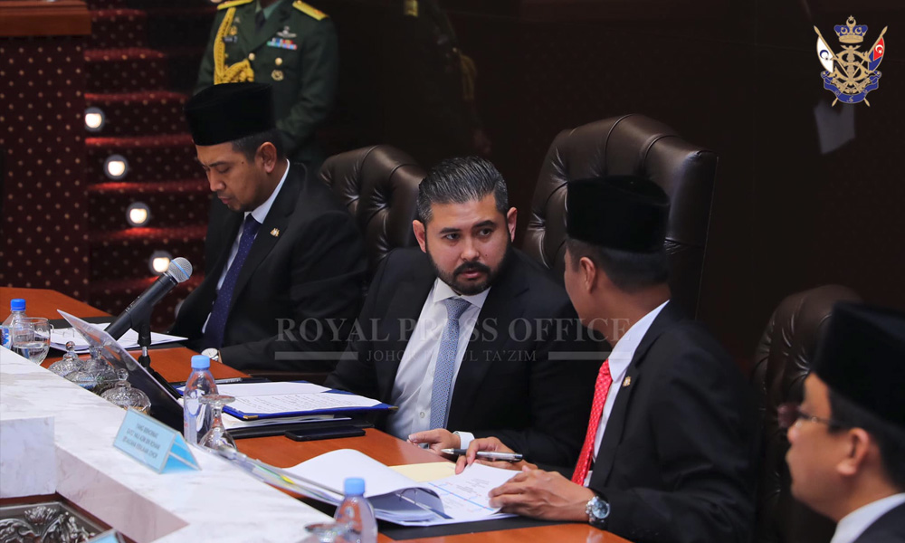 TMJ timbang beli saham kelab bola sepak elit Eropah