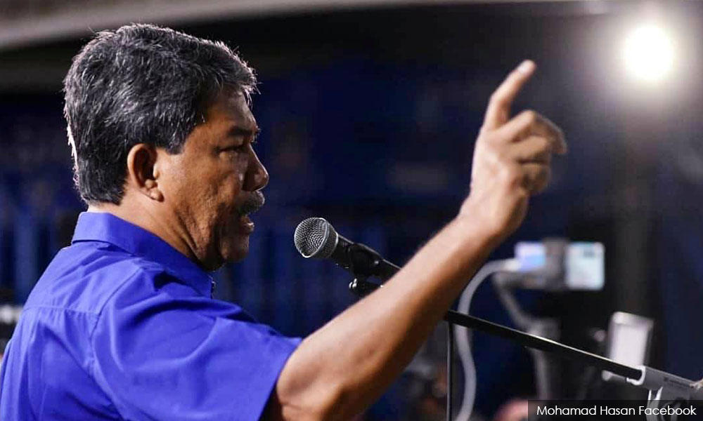 Berhentilah buat keputusan ancam keselamatan guru, pelajar - Mat Hasan