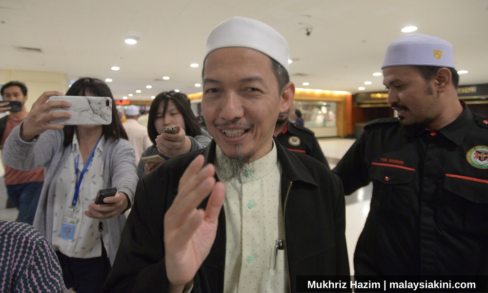 Nik Abduh: Sedekah dan diam, itulah juara kenyamanan