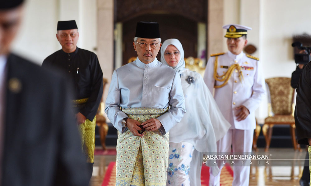 King, Queen extend Christmas greetings