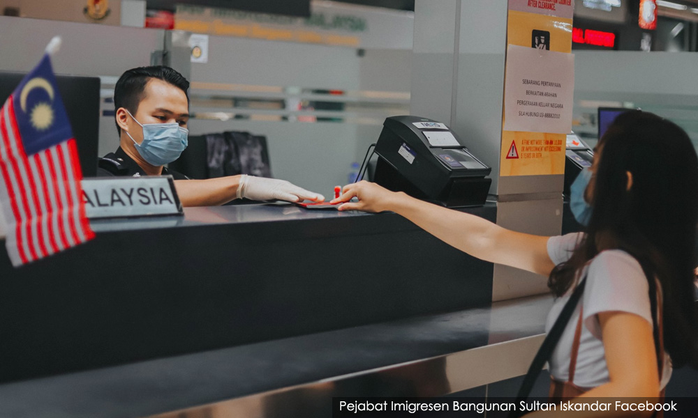 M'sia, S'pore reopen Causeway for vaccinated travellers