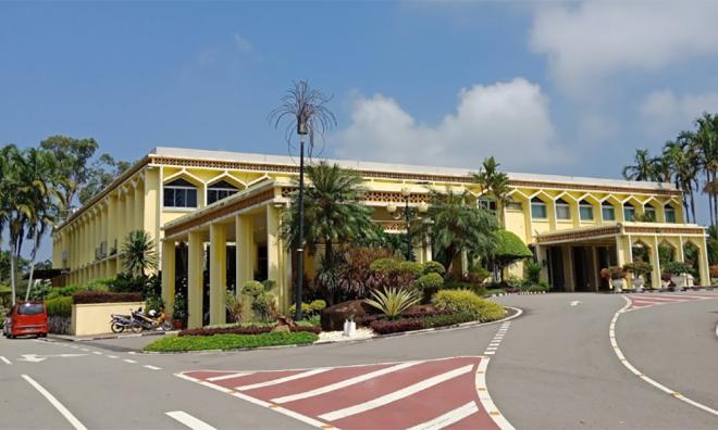 story-image