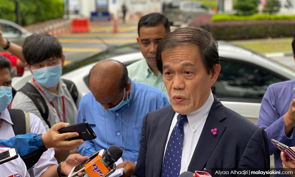 Zahid tak boleh hadiri perbicaraan, masuk hospital akibat sakit belakang