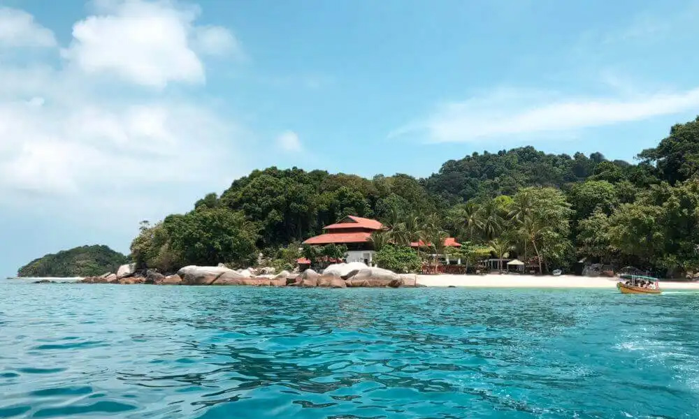 Via ferrata di Pulau Lang Tengah tarikan baru peminat sukan ekstrem