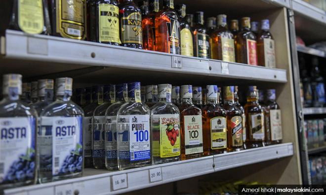 十五碑警方临检酒行，以非关键行业为由勒令关闭