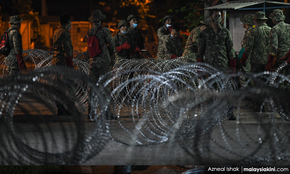 As lockdown looms, experts say data sharing, social events ban crucial too