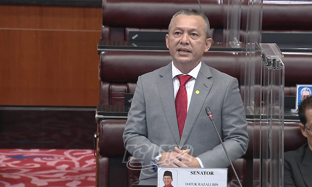 Isu buku teks sejarah: Kaukus Dewan Negara akan panggil Asyraf, dua bekas menteri