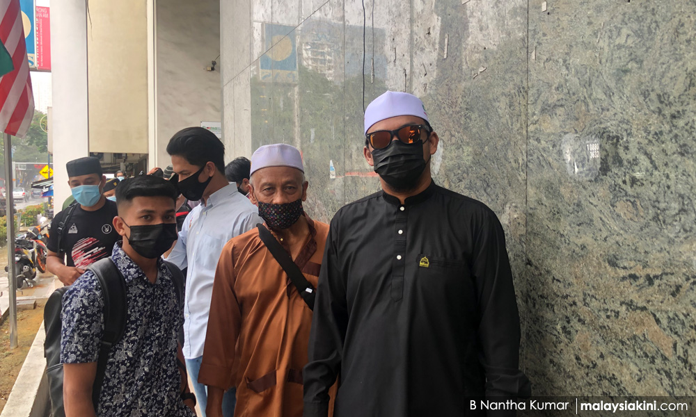 Akar umbi serah memo, gesa PAS tolak gabungan PN