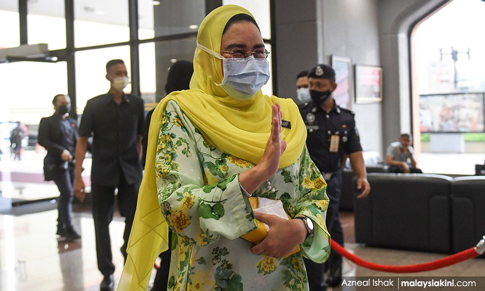Menteri perpaduan positif Covid-19