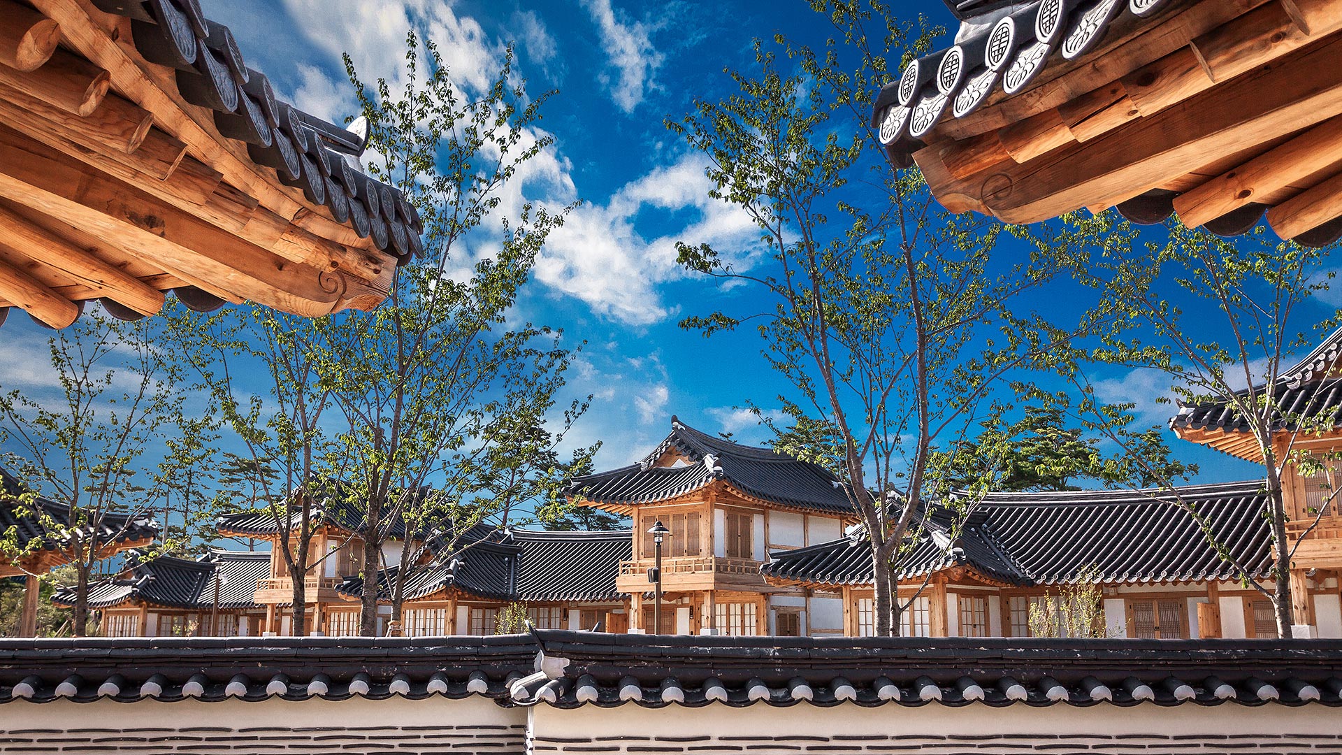 Immerse in the Beauty of Traditional Heritage and Serene Nature