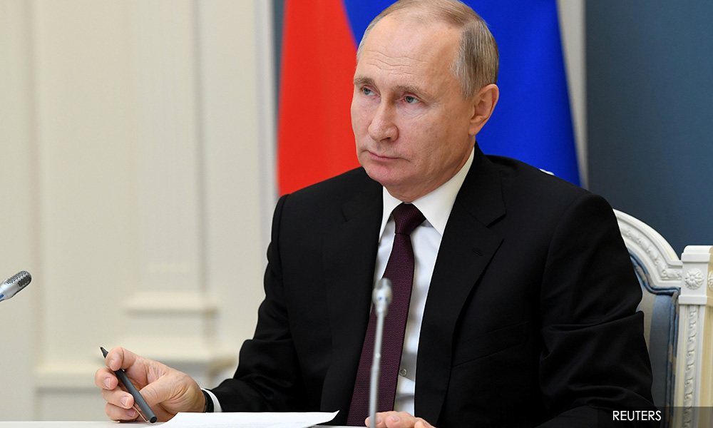 Putin signs law to give himself, ex-Russian presidents immunity for life