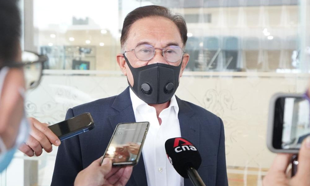 Anwar joins chorus calling for no-confidence vote over Fitch downgrade