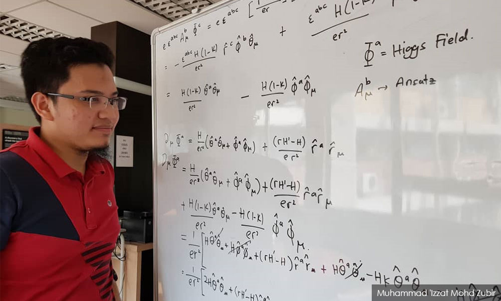 Black hole and beyond - teacher takes to YouTube with Physics in Malay