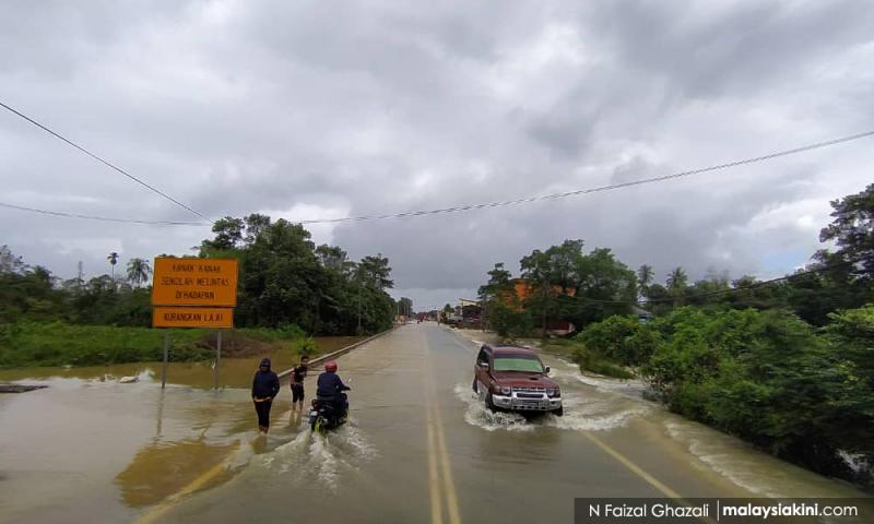 Banjir 33 orang di Rantau Panjang dipindahkan ke PPS