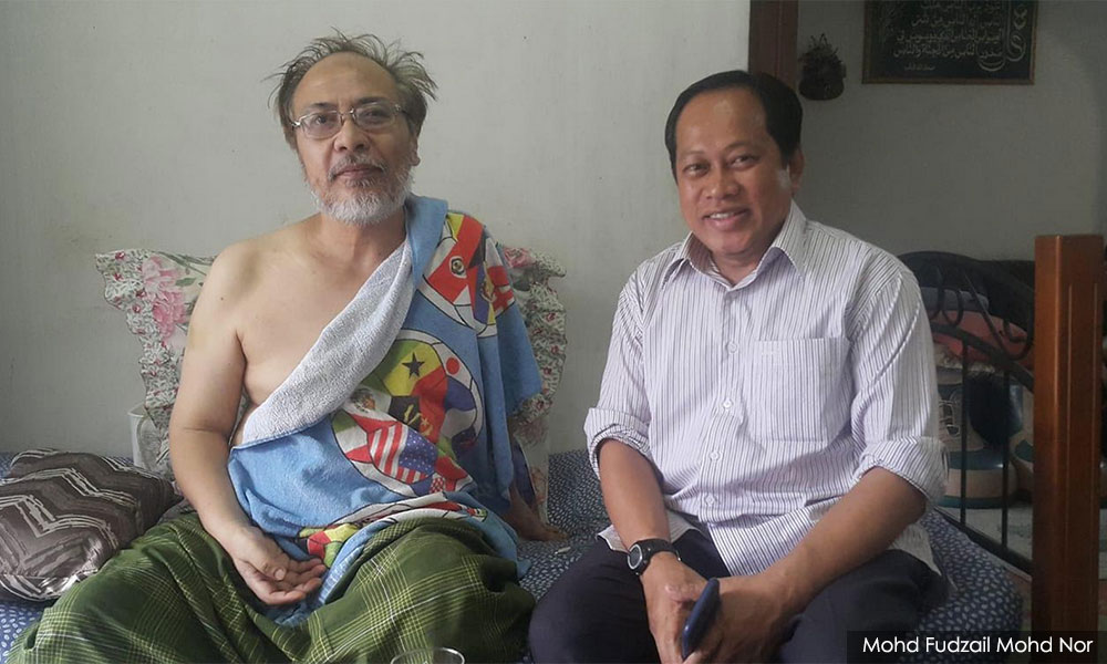 KOLUM | Ahmad Maslan, pisang goreng atau pecal besi?