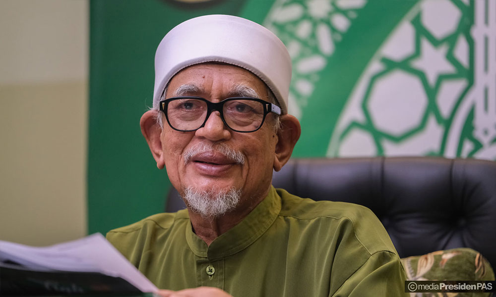 KOMENTAR – Bisakah politisi non-Melayu menjadi apa pun selain ‘pak turut’?