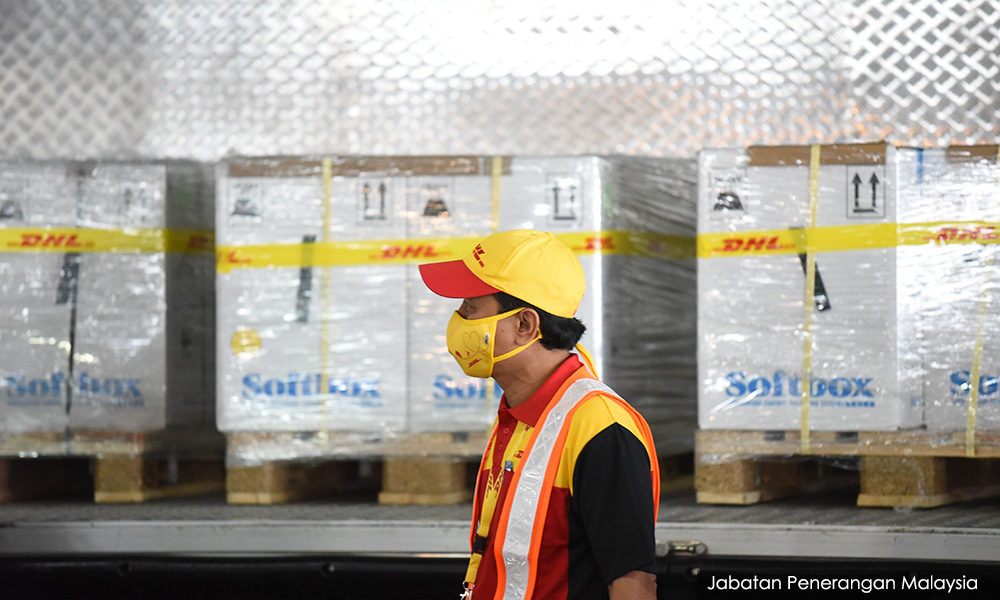 Pusat agihan vaksin terima bekalan secara berperingkat
