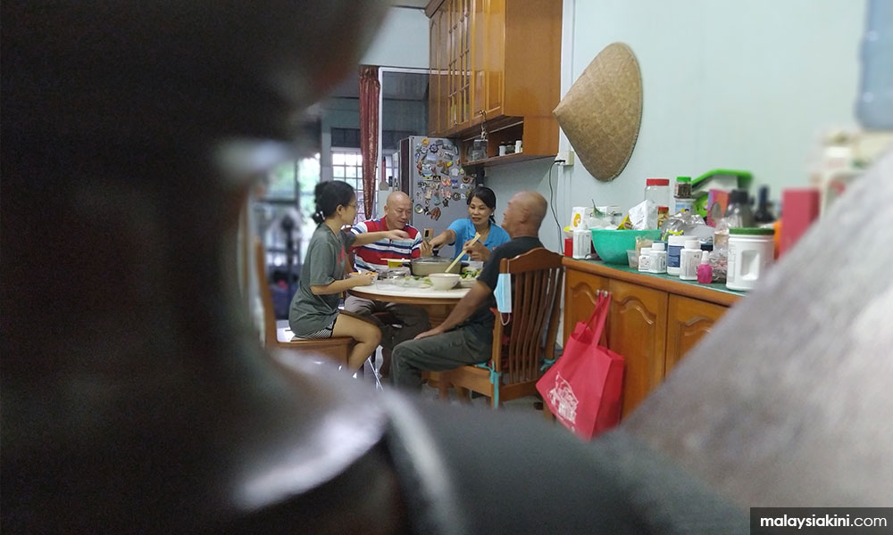 Makan besar yang sunyi, harap Covid-19 berlalu pergi
