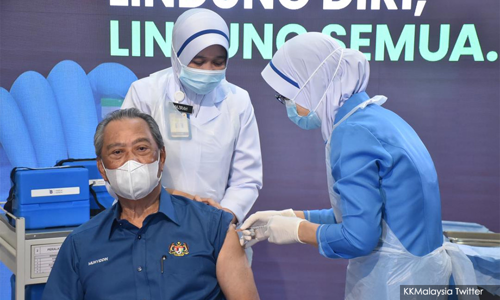 Muhyiddin Terima Suntikan Vaksin Covid-19