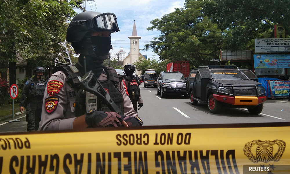 14 cedera dalam letupan bom di luar gereja di Makassar