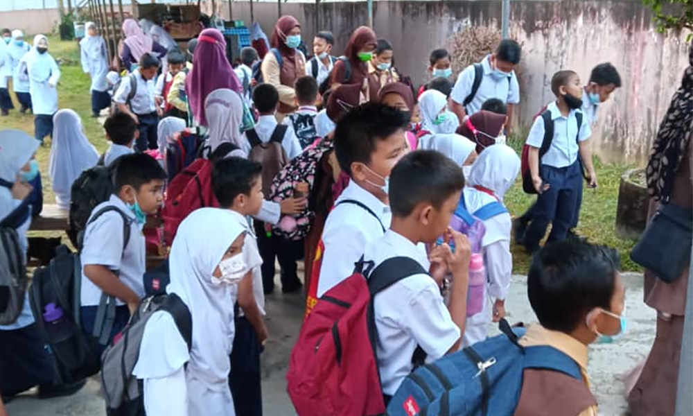 Sekolah arah pelajar balik kerana bekalan air terputus