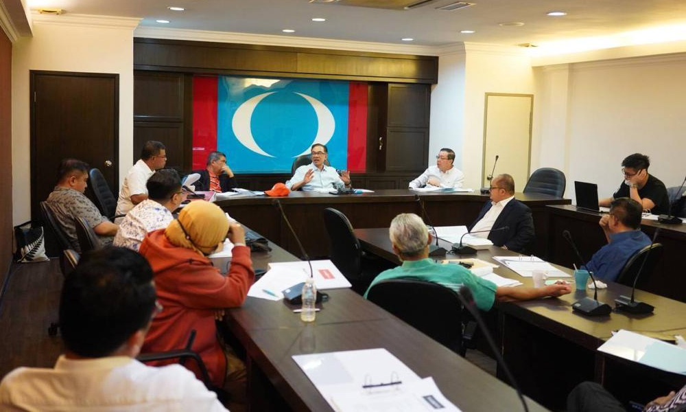 Harapan briefed on Umno talks and other news you may have missed