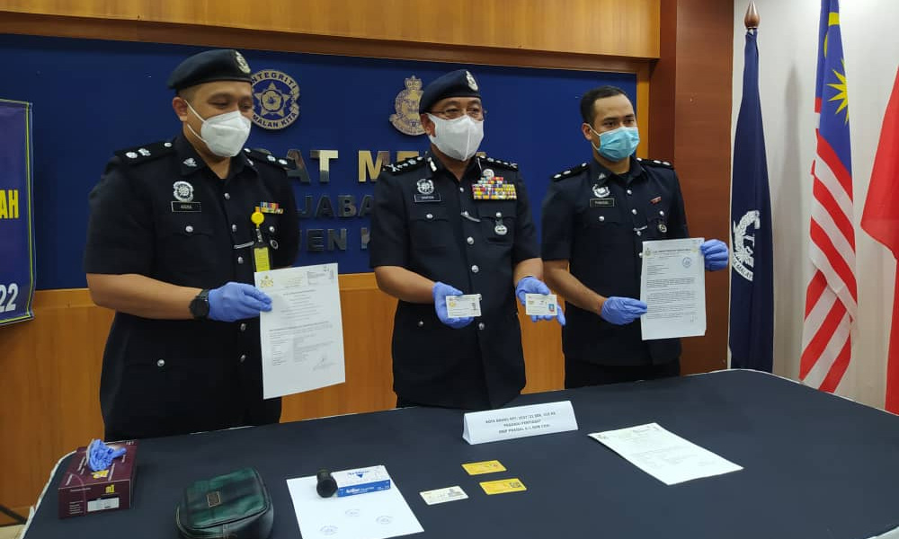 Polis tahan 'Datuk' palsu dan penyamar kerabat Kelantan