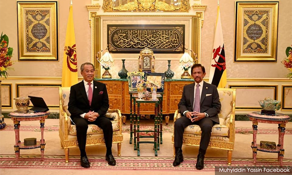 Muhyiddin holds discussion with Sultan of Brunei