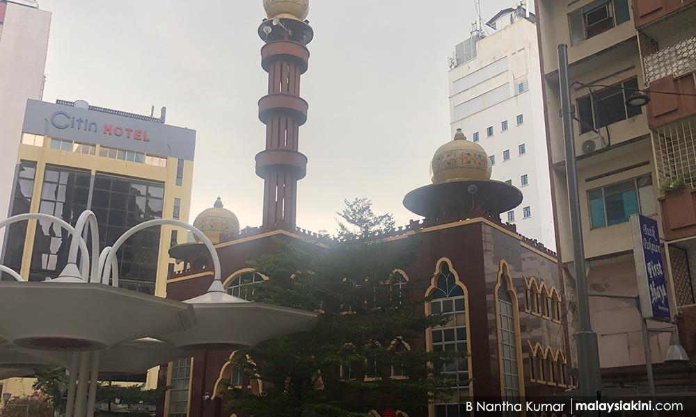 Jawi diminta pertimbang benarkan warga asing solat Jumaat di Masjid India