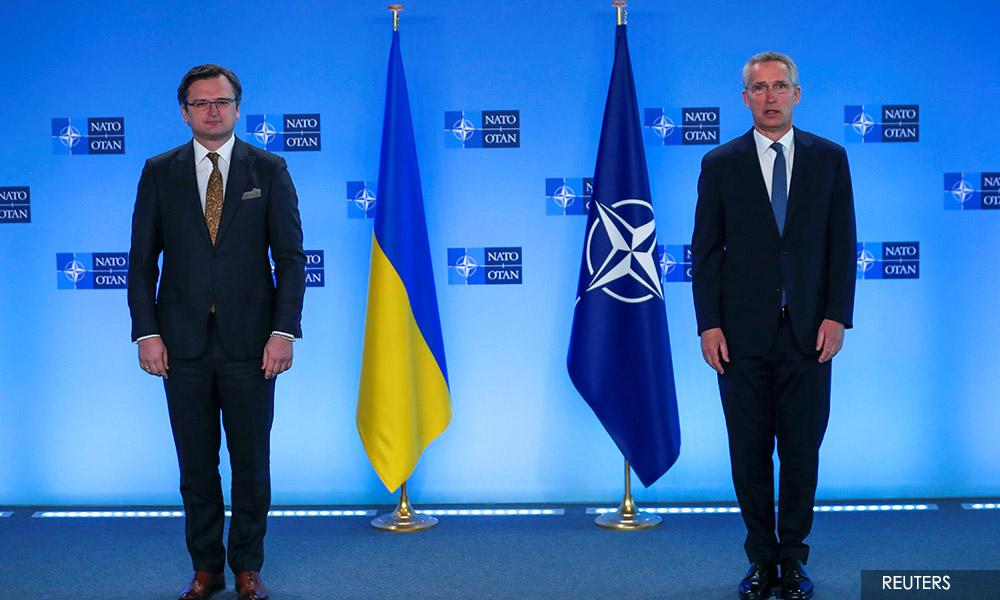 Ukraine minister calls for military help, more Russia sanctions