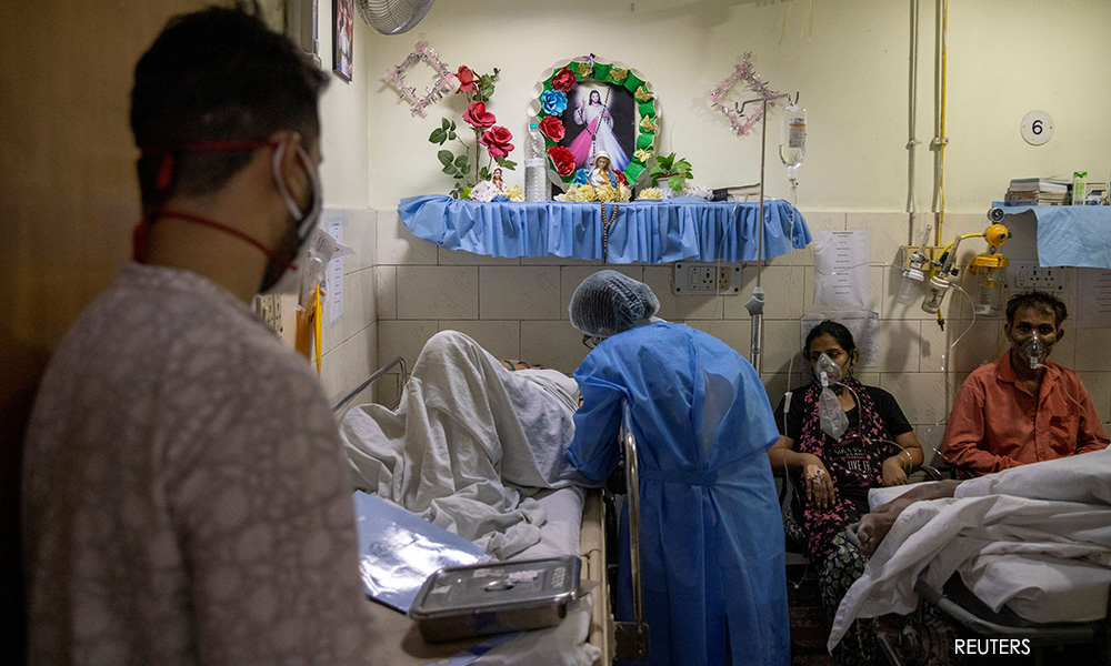 India's daily Covid-19 cases pass 400,000 as second wave worsens