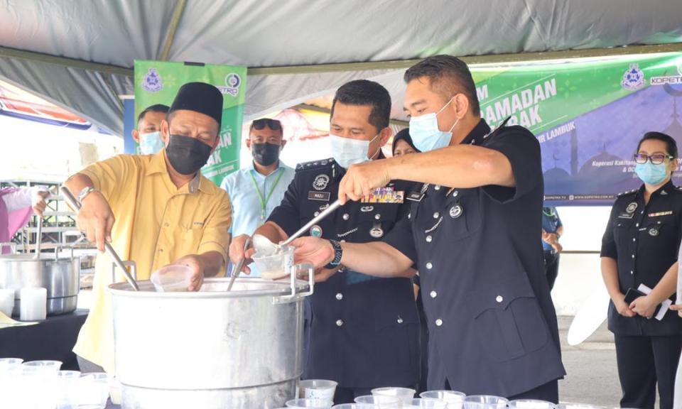 Program sumbangan kepada asnaf yang memerlukan