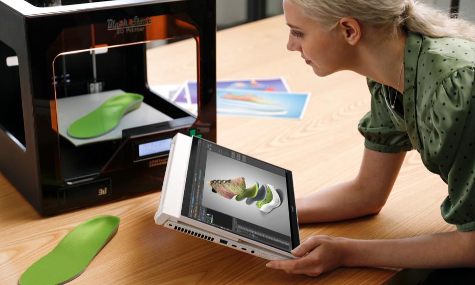 Acer Malaysia adds its innovative Ezel hinge into ConceptD Series