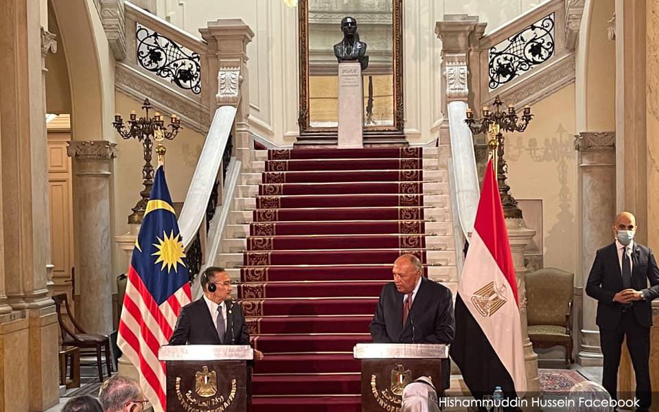 Hisham mohon Mesir suntik vaksin kepada 8,000 penuntut Malaysia