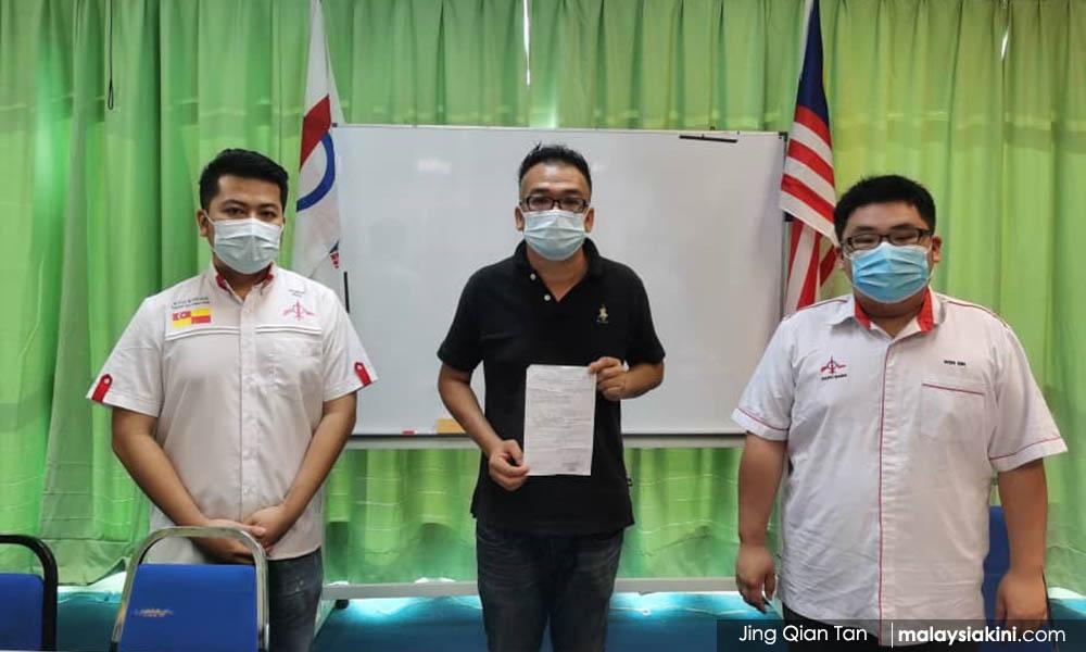 路障警员突改通行条件，鱼贩不满无端吃五千罚单