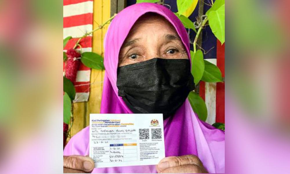 Senior citizen walks 3km just to get vaccinated
