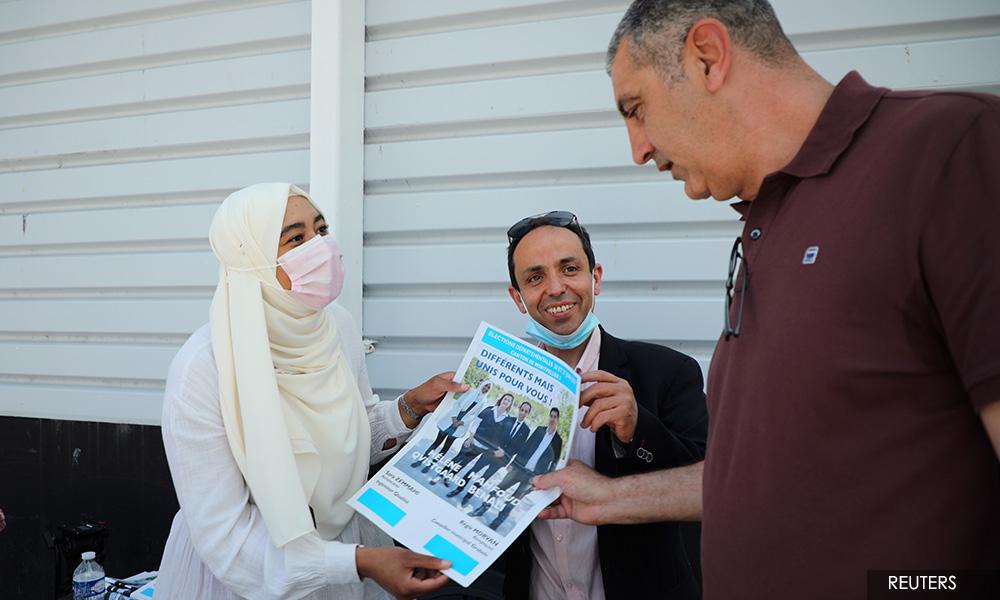The candidate and her hijab: Identity matters in French elections