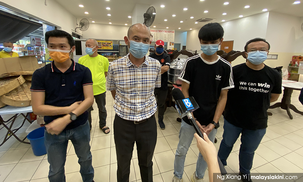 Hawker retracts 'extorted by police' allegation, says overwhelmed by pressure