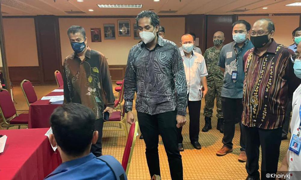 Campuran dua vaksin masih dikaji - Khairy