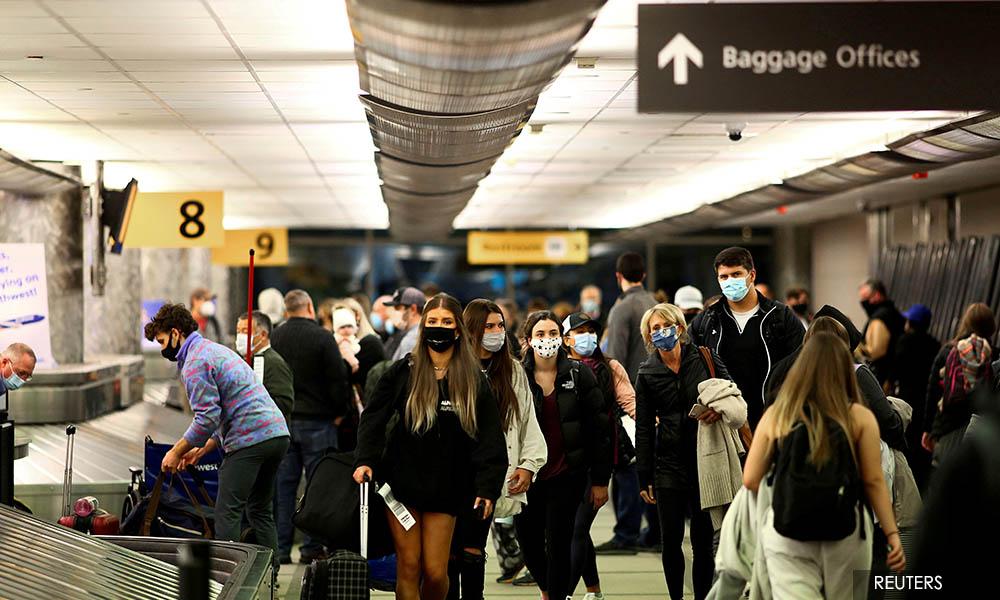 US developing plan to require foreign visitors to be vaccinated, official says