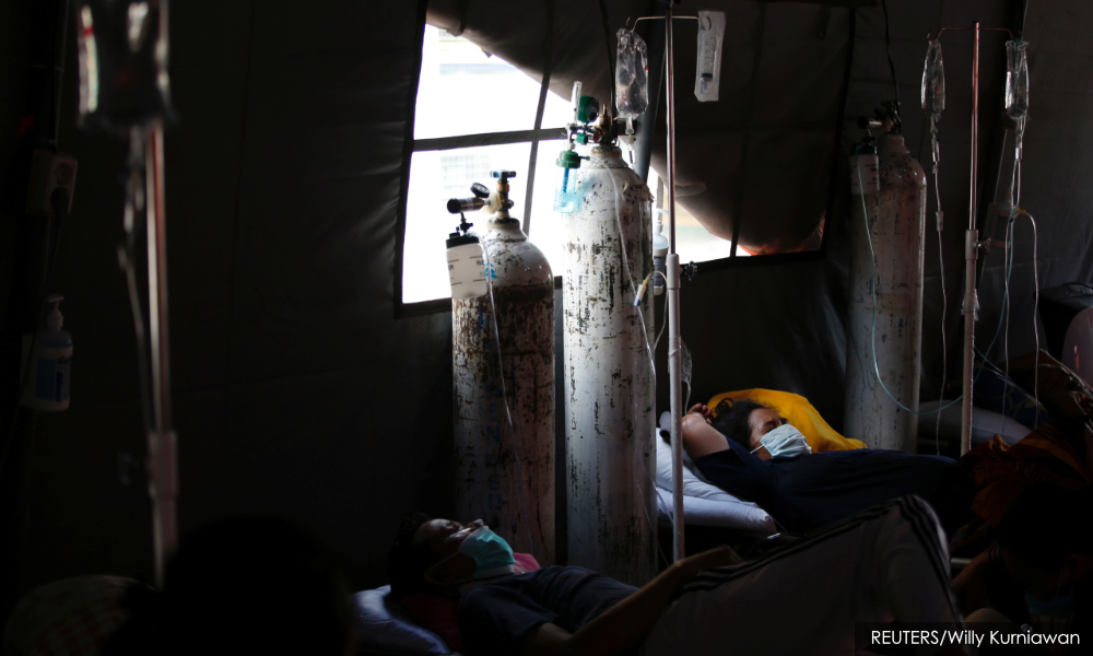 Emergency tents erected outside Jakarta hospitals as virus cases surge