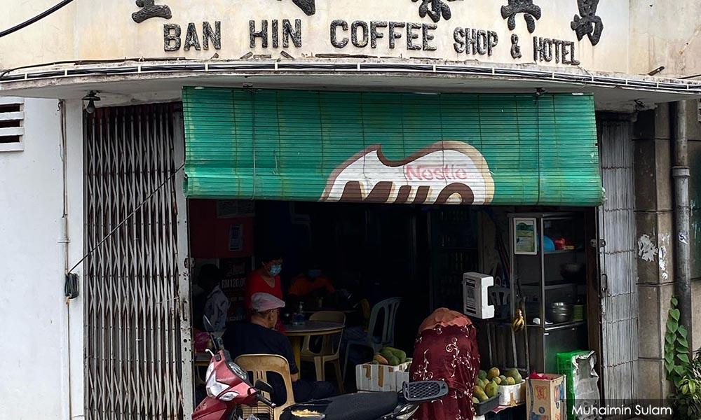 KOLUM | Menziarahi bumi melawan