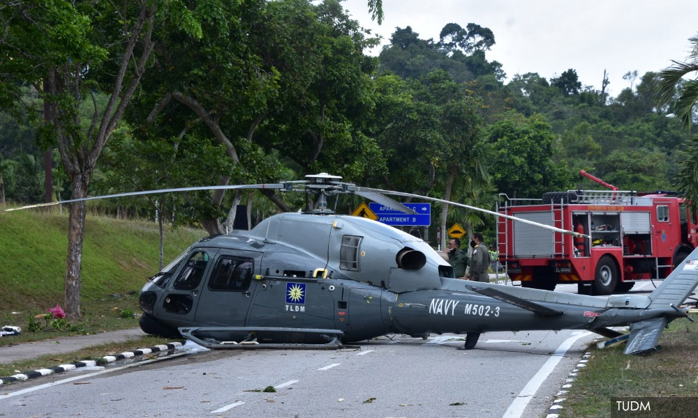 RMN helicopter makes emergency landing at Lumut base