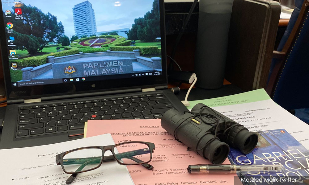 推文透露自带望远镜开会，马智礼调侃阿兹敏