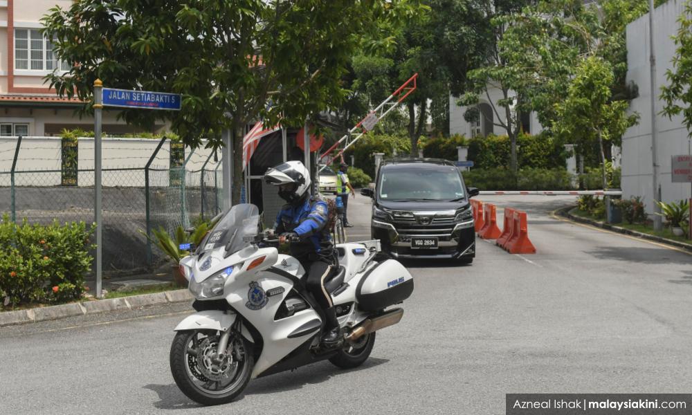 Ismail, Hisham, AG hadir di rumah Muhyidin