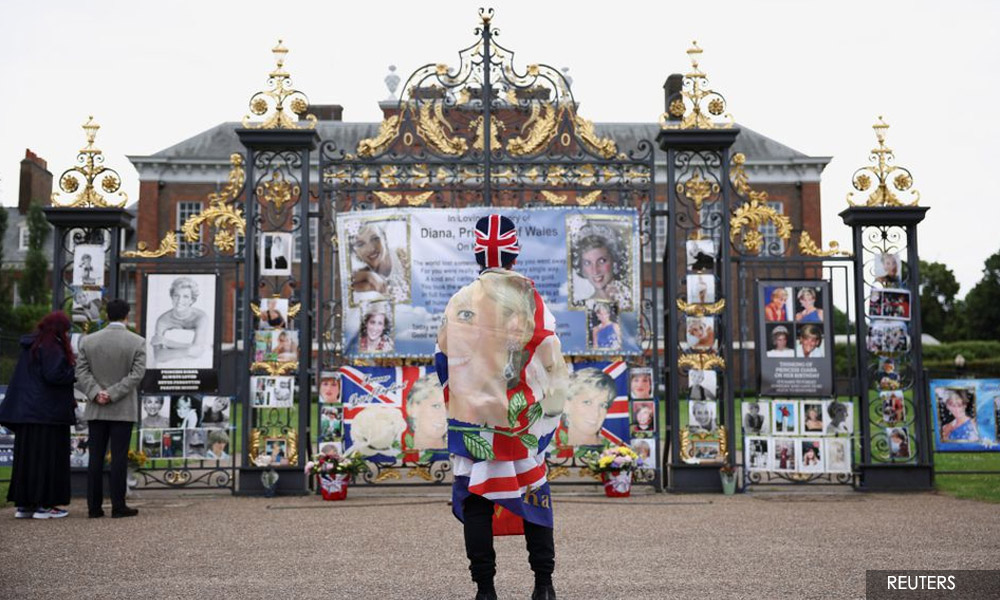 On what would be her 60th birthday, Princess Diana statue unveiled by feuding sons