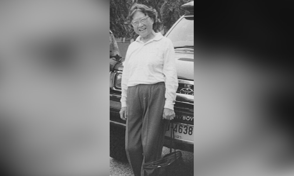 In memory of Linda Chen (1928-2002)