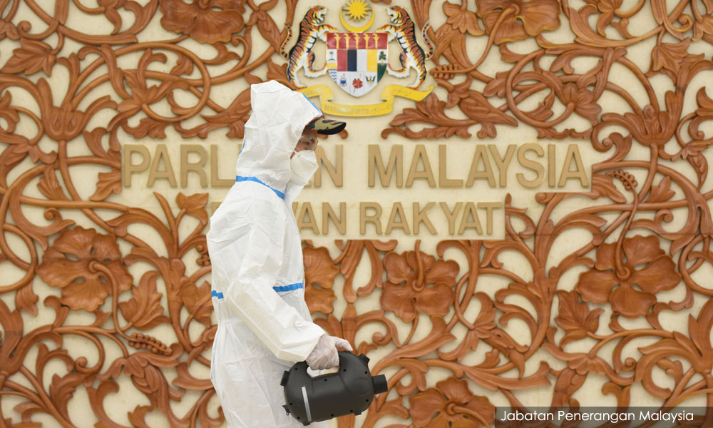 Ujian saringan di Parlimen kesan 9 lagi kes positif Covid-19